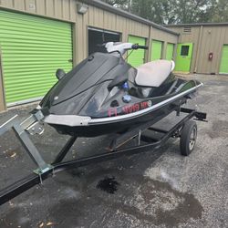 Yamaha vx110 deluxe with reverse, 150 hours, water ready jetski, with trailer