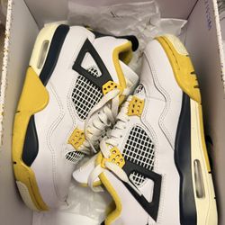 Jordan 4s