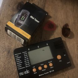 guitar tuner/ guitar equipment 