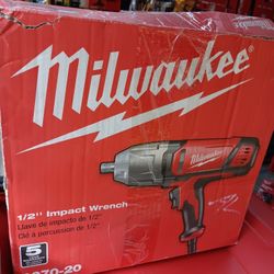MILWAUKEE 1/2" Impact Wrench 