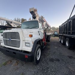 1996 Ford L8000 With Crane Attachment