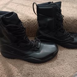 Nike SFB B2