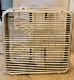 Vintage Lakewood 3 Speed 20-Inch Box Fan