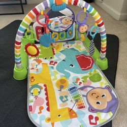 Fisher-Price Baby Playmat Glow and Grow Kick & Play Piano Gym, Musical Learning Toy with Developmental Activities