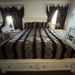 White Sleigh Cal King Bedroom Set