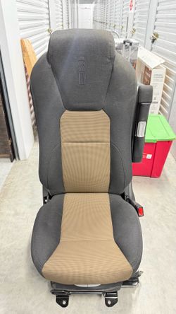 Kenworth T680 seat 2024 gen .