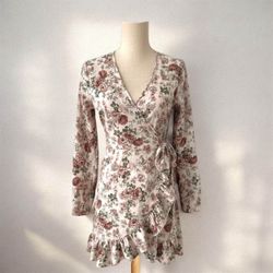 Gorgeous floral dress size small