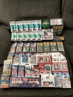 New Sealed MLB Baseball Cards (VALENCIA)