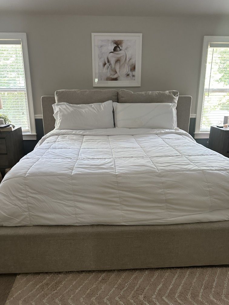 King Size Bed Frame / Adujustabke Height