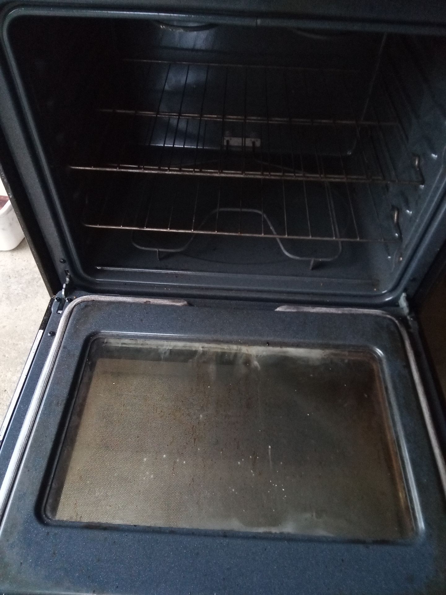 GE glass top stove