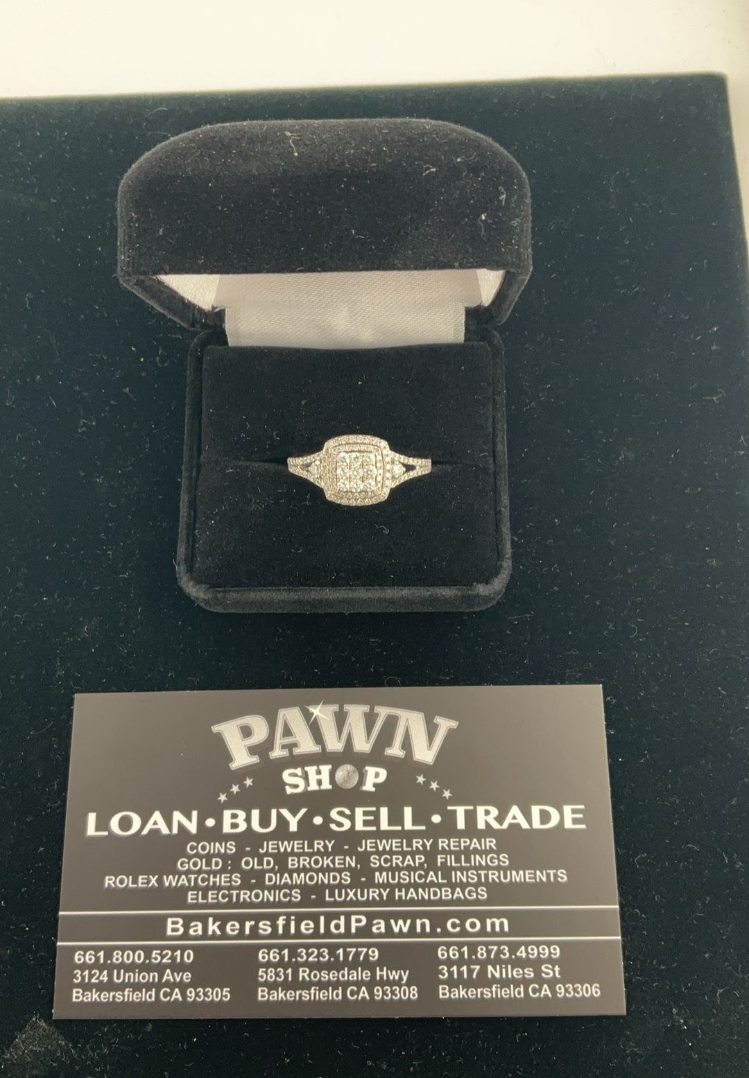 10k White Gold Diamond Ring