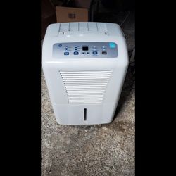 GENERAL ELECTRIC DEHUMIDIFIER LIKE NEW