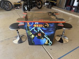 Arcade1UP Mortal Kombat / Midway Head-to-Head (H2H) Gaming Table with Lit Deck