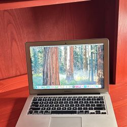 Apple MacBook Air 13” I5/8GB/128GB SSD $200