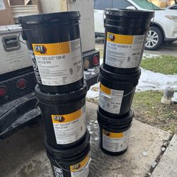 OEM CATERPILLAR HYDRAULIC OIL AND DIESEL ENGINE OIL 