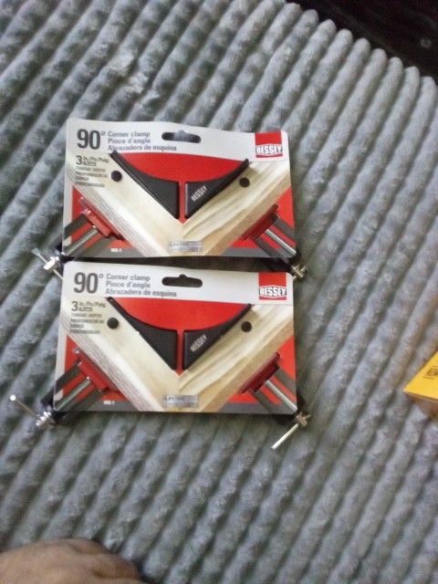 Bessey 90° Corner Clamps.