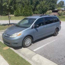 2010 Toyota Sienna 
