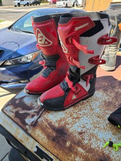Dirt bike boots - size 10