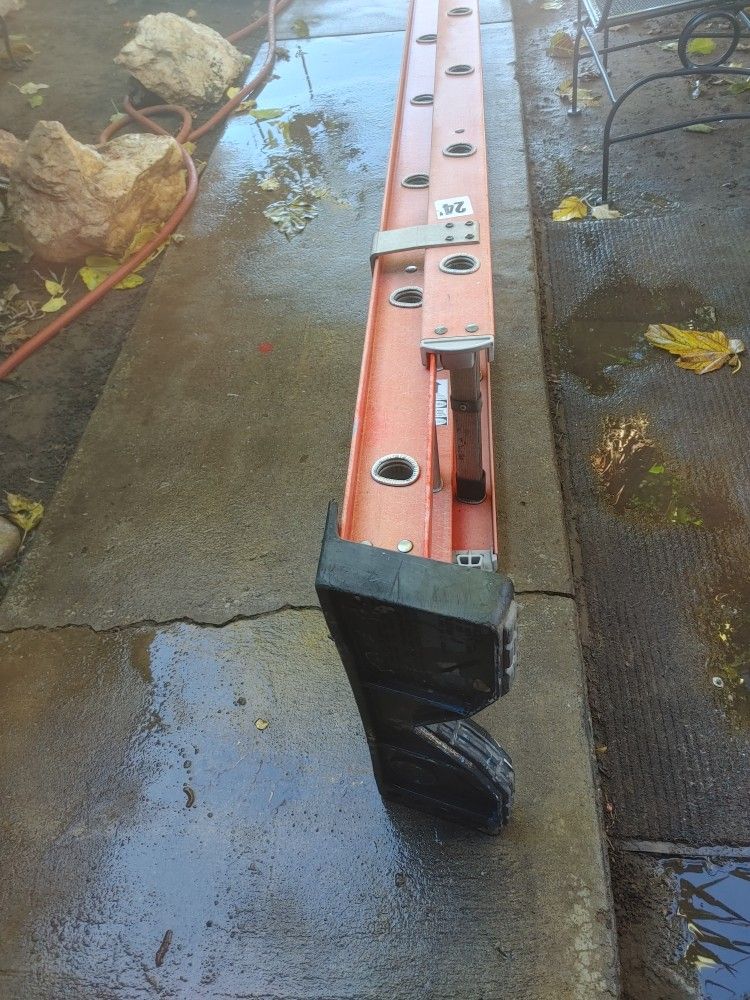 24 ft extension Louisville ladder 120 boo lo