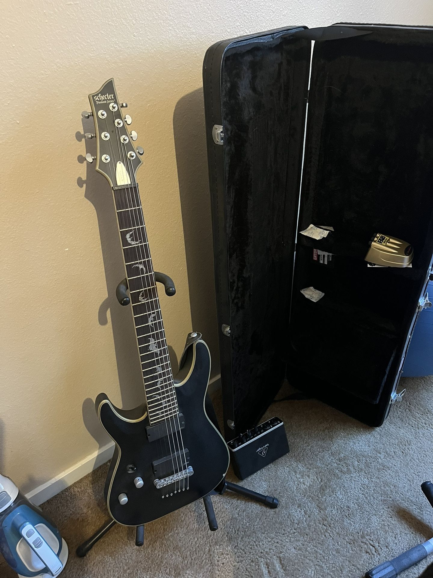 Shecter Dæmon LEFTHANDED 7 String Guitar. Bat Inlays