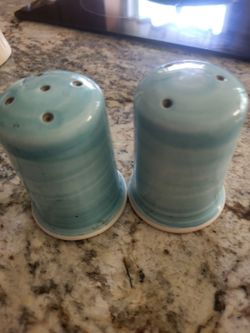 Salt and pepper  shaker spoon rest