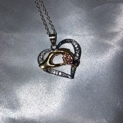 Mothers Day Gift Silver Heart Pendant With Mom And Child Holding Hands Pendant 