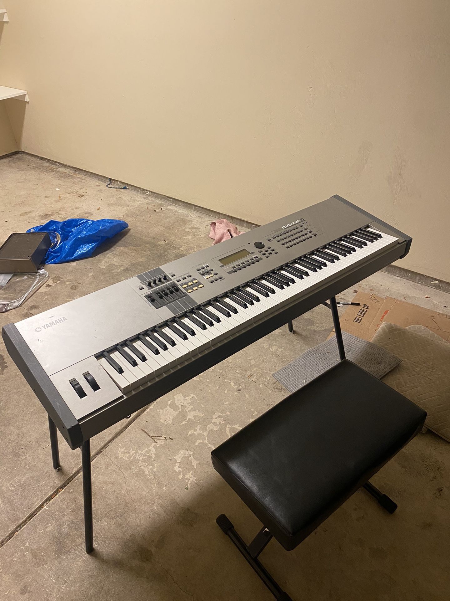 Yamaha Motif 8 Music Production Synthesizer