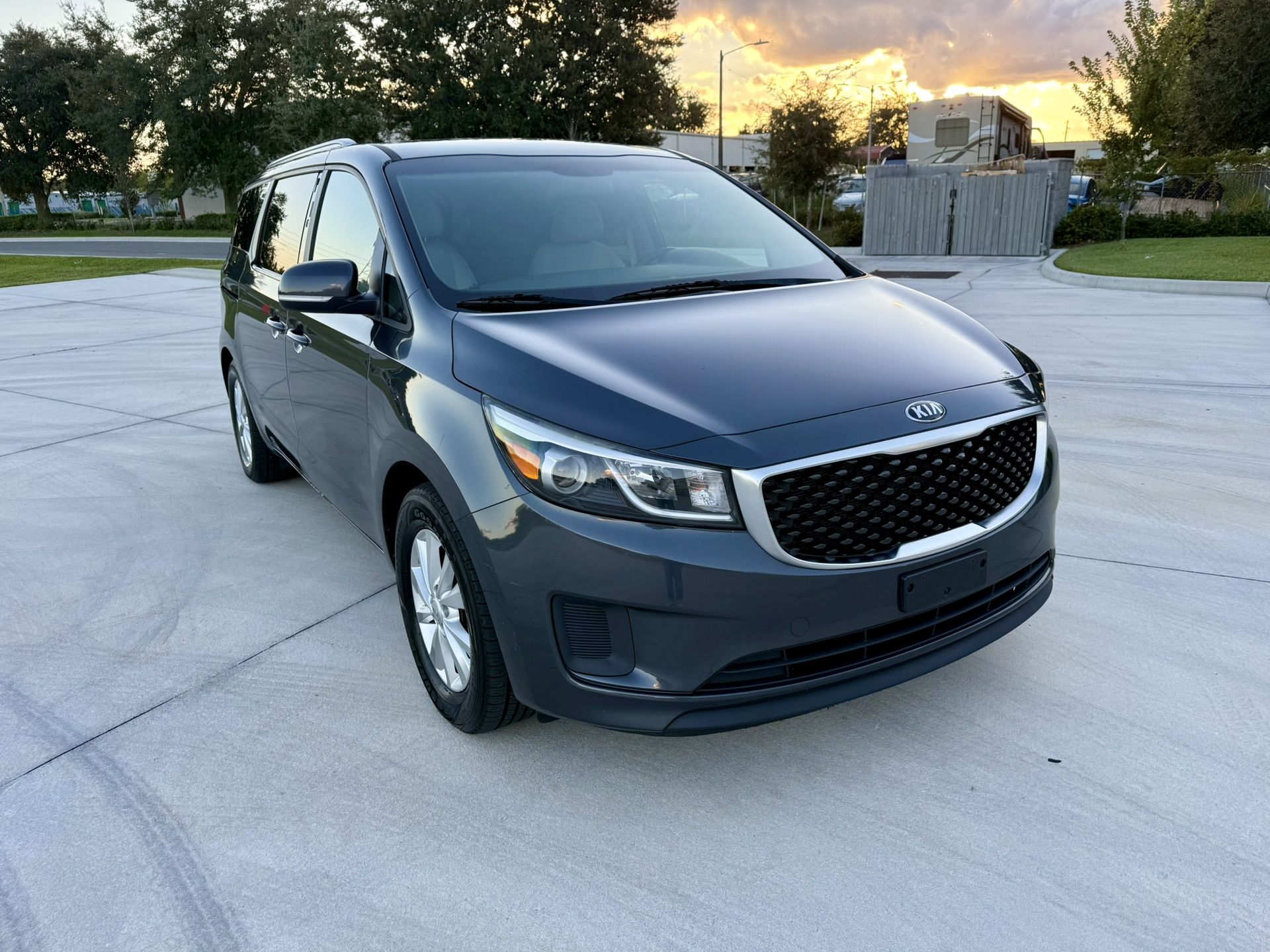 2016 KIA Sedona