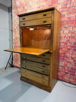Bassett Dresser / Desk - Free Delivery