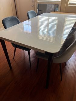Kitchen table  ONLY