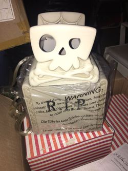 Wax warmer. Skull comes off