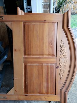 Wooden head and foot board for a twin bed lightly used