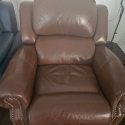 Traditional leather recliner