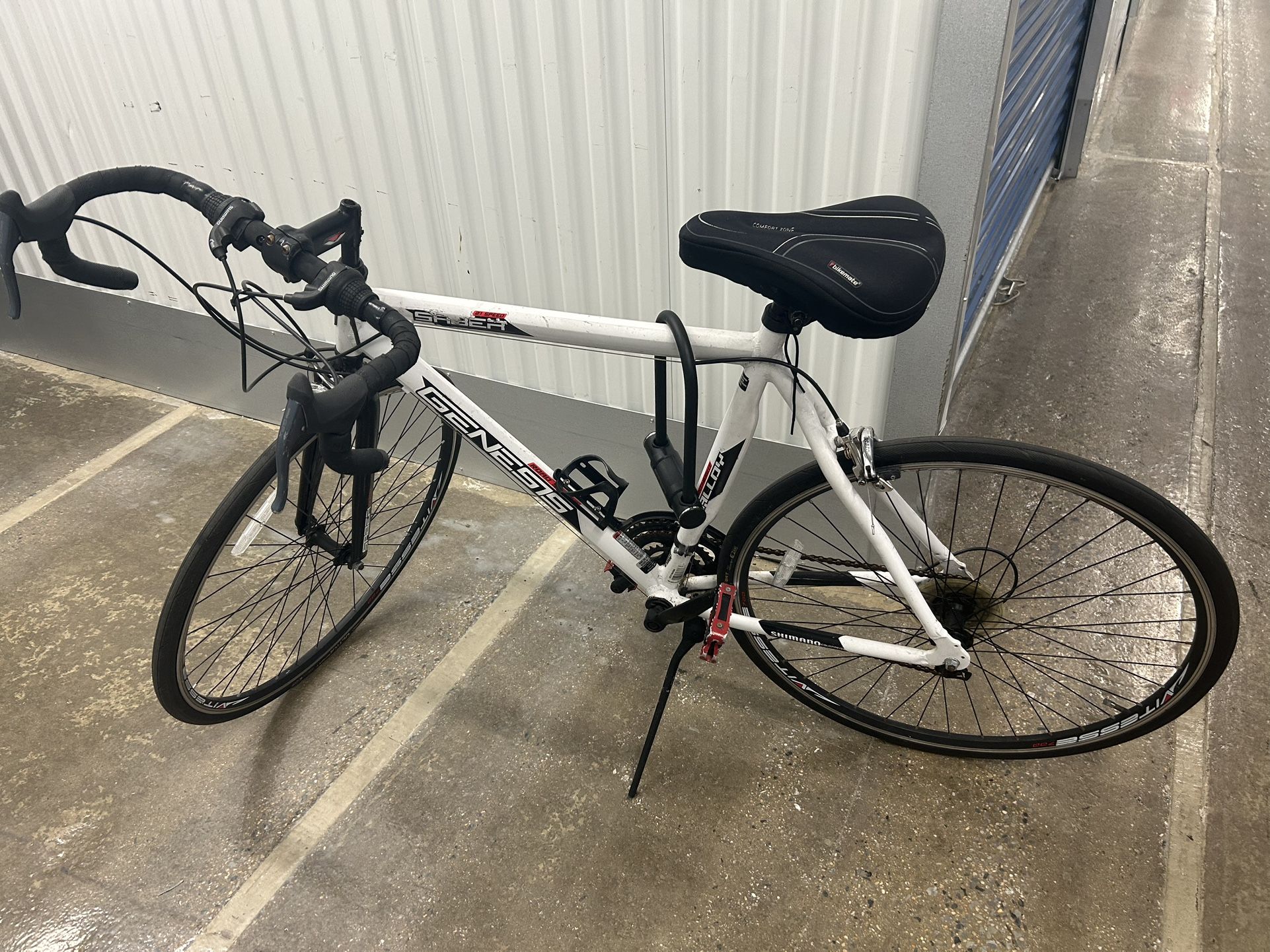  Genesis Road Bike 700cc