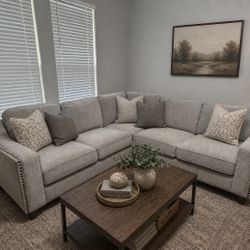 FREE DELIVERY🚚– GRAY SECTIONAL COUCH