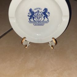vintage ceramic ashtray from the Hotel Grande Bretagne in Athens, Greece. 
