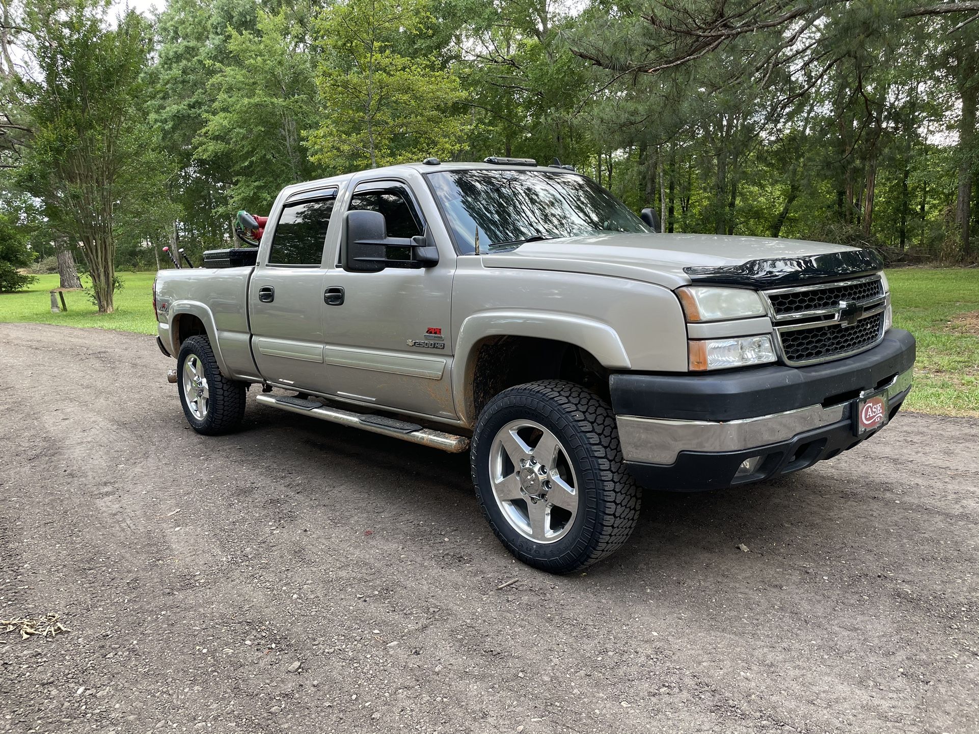 2006 LBZ