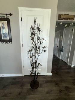 5.5ft Metal Tea Light Candle Holder