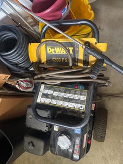 DeWalt 4200 PSI Gas Pressure Washer