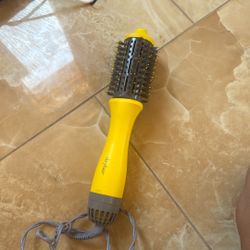 Drybar Round brush Blowdrier