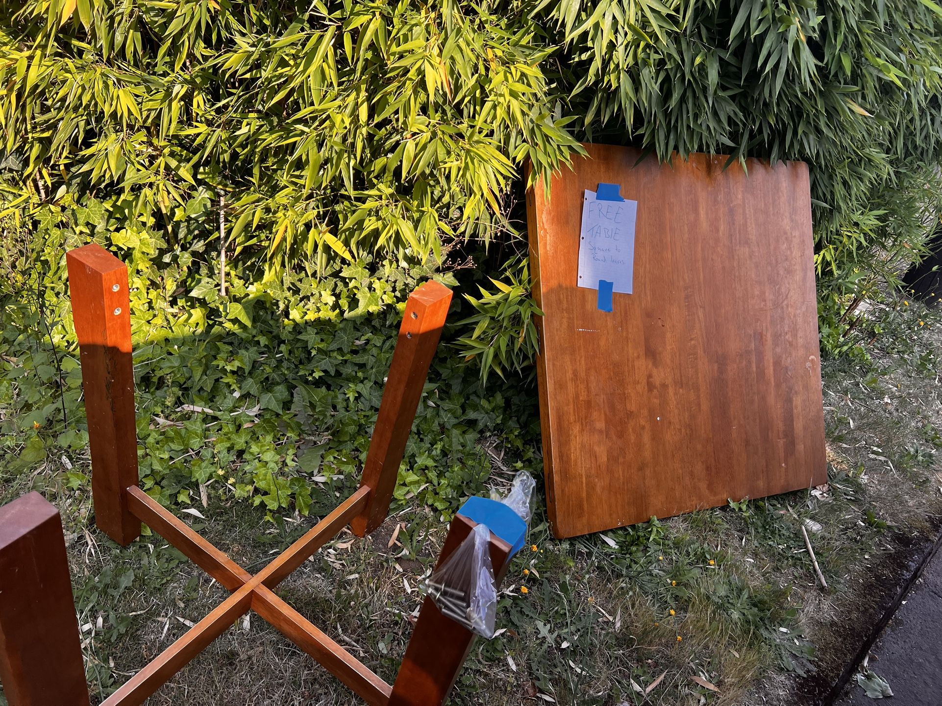 Free Dinning Table