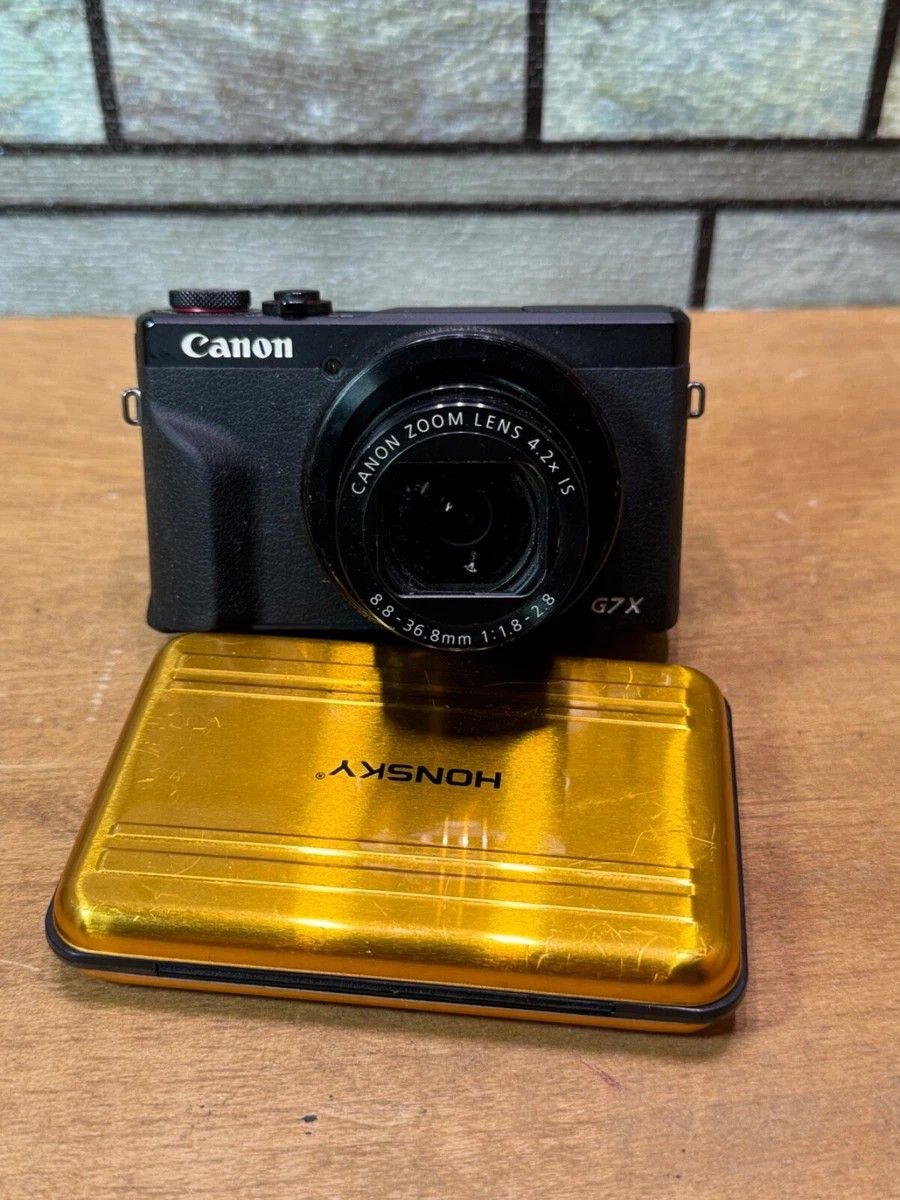 Canon PowerShot G7 X Mark III Camera w Sandisk SD Cards, Charger, & Batteries