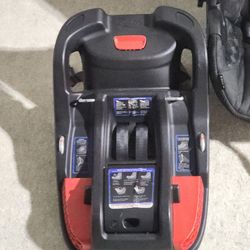 Britax Infant Car Seat – Excellent Condition – $80 (OBO)