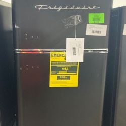 Frigidaire Mini Fridge 3.2 Cu. Efrblackc MJJH