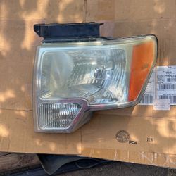 2009-2014 Ford F150 Driver Side Headlight 