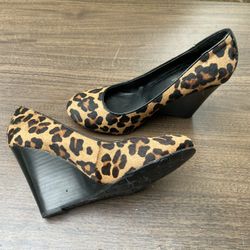 BCBG Leopard Print Round Toe Wedges Size 8