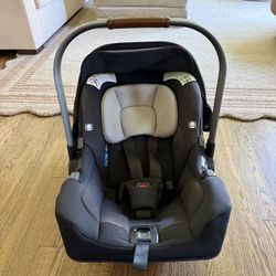 Nuna pipa Rx Infant Car seat And Two Bases
