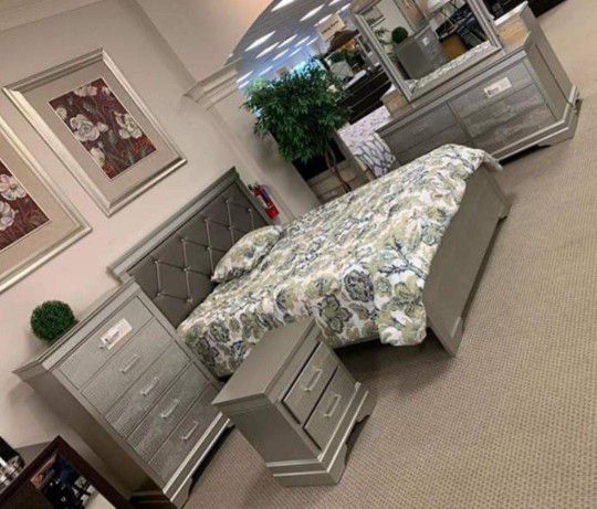 Brand New Silver Upholstered Bedroom Set Queen or King Bed Dresser Nightstand Mirror Chest Options 809,699, Wayne 5 Pcs 