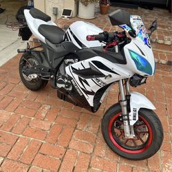 Electric motorcycle