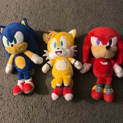 Kid robot sonic plush